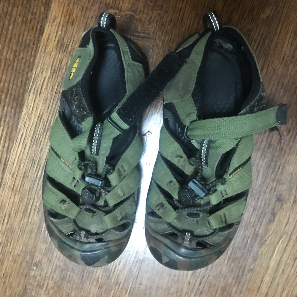 Kids Keen sandals